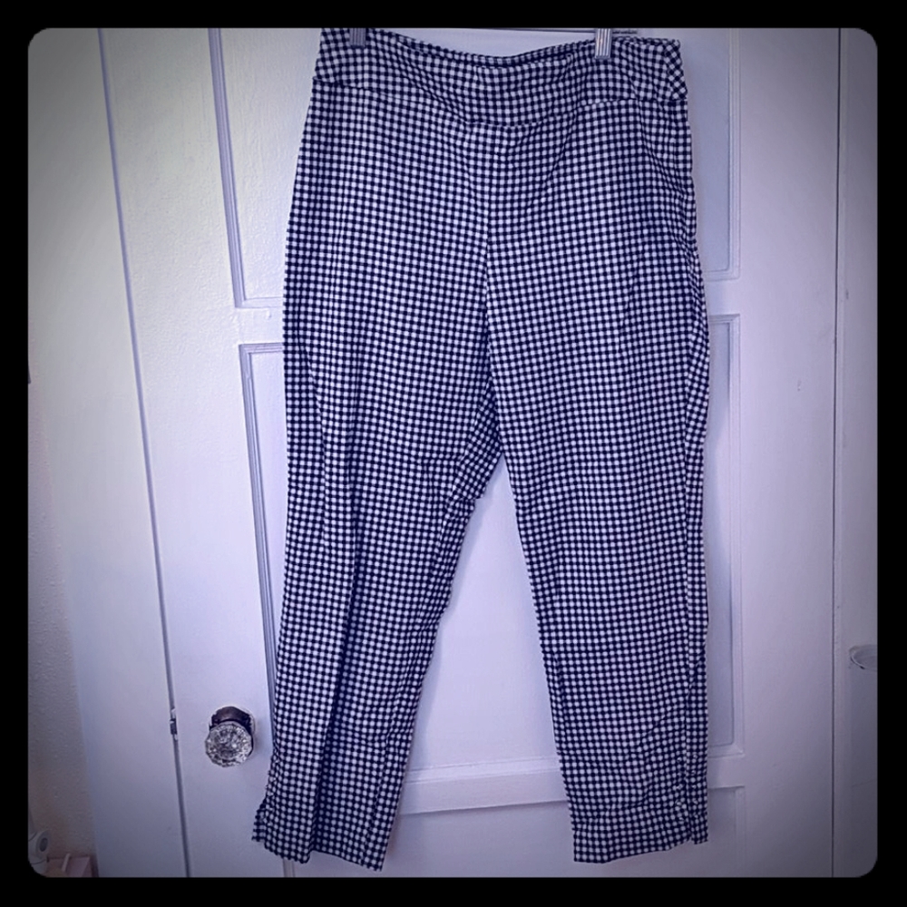 Checkered Capri pants